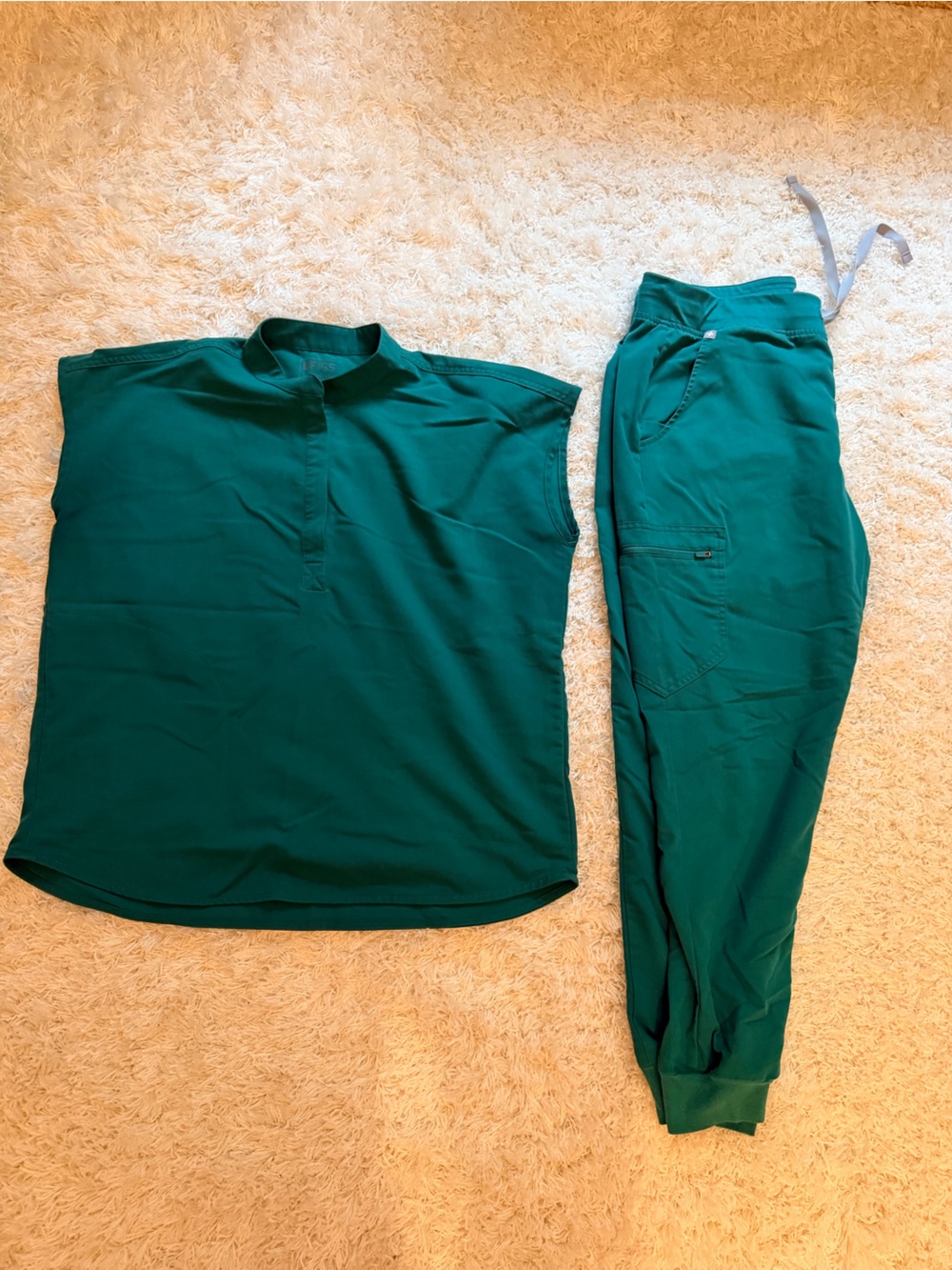 FIGS Women's Teal Green Scrub Top and Jogger Leggings Set
